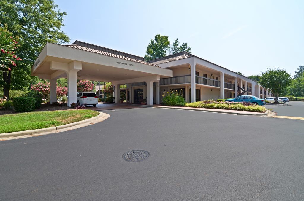 Hampton Inn Chapel Hill Exterior foto